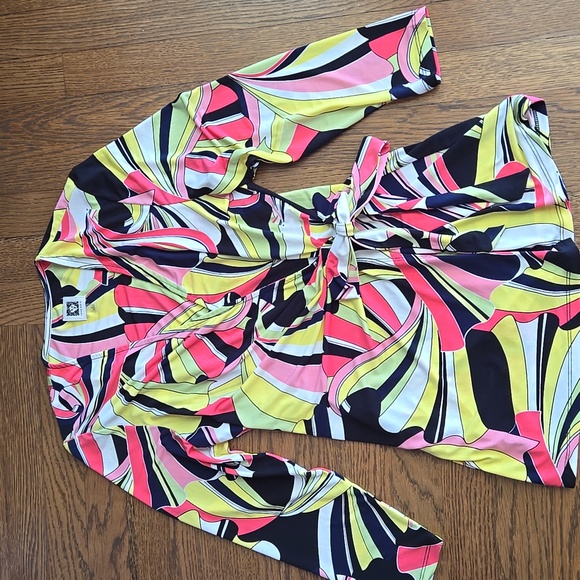 Anne Klein Wrap Top 3/4 Sleeve Geographic Colors V-neck Size Small - Picture 2 of 9